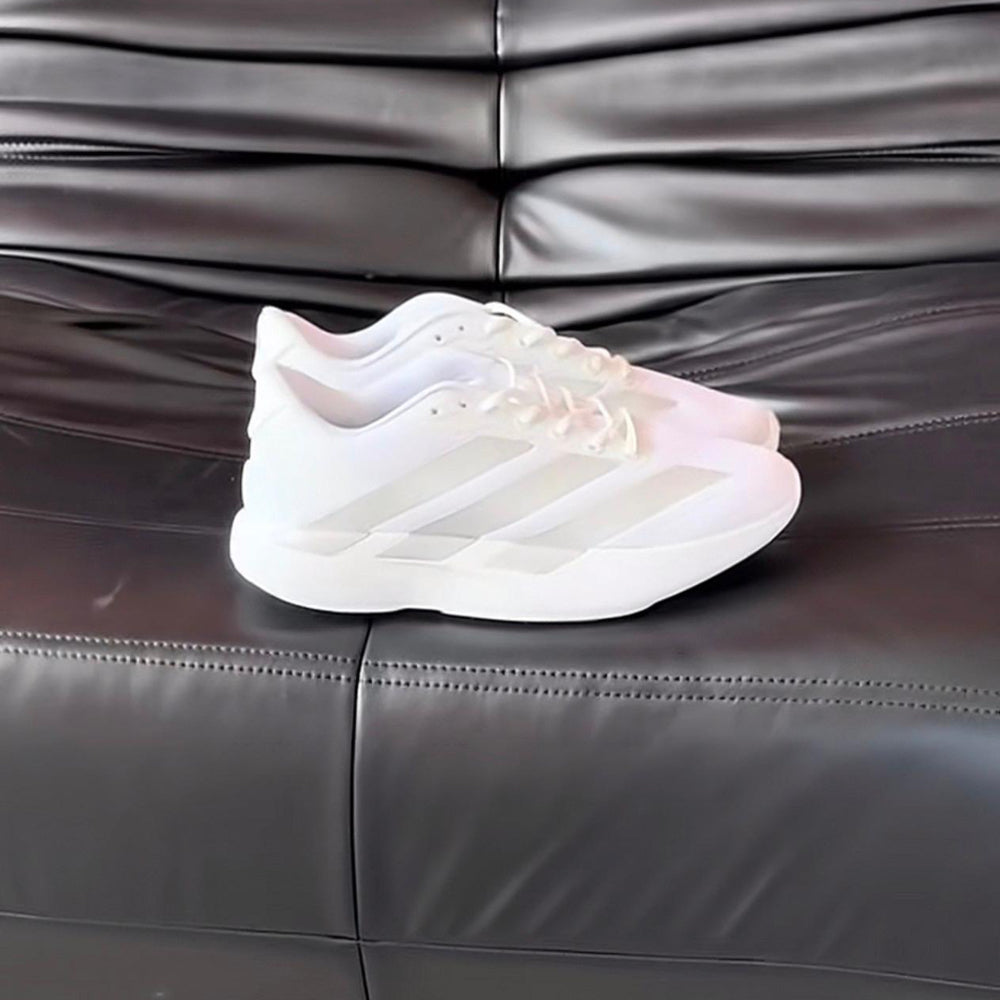 Adidas beyaz ayakkabı